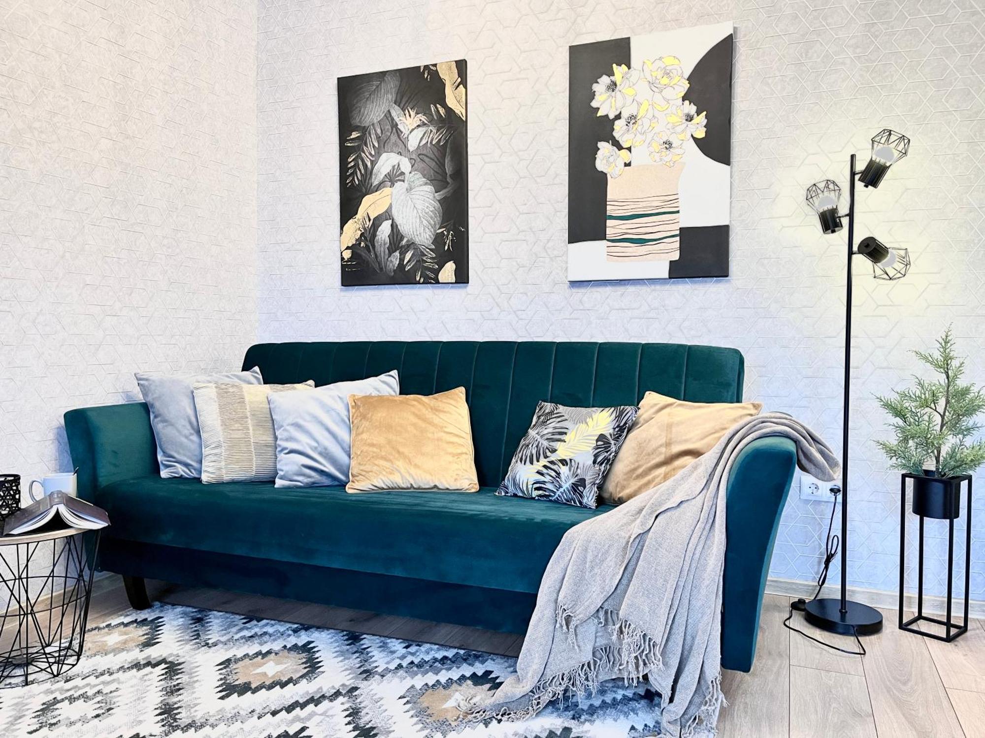 New Stylish Center Self Check-in * Narva